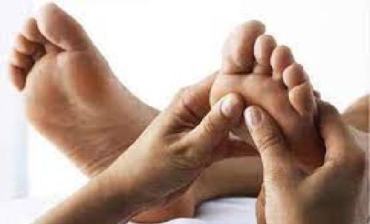 पत्नी ने हाथ पैर दबाने से किया मना तो पति ने उतारा मौत केघाट... - CG Sandesh