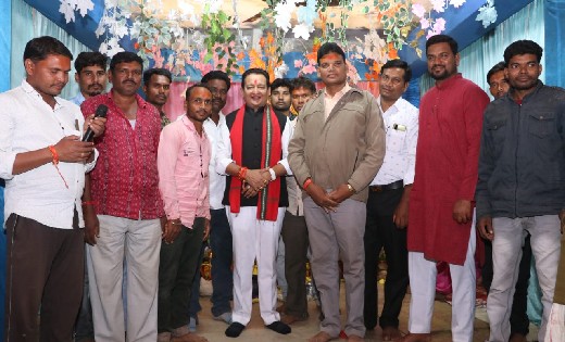 पिथौरा : महारास पूर्णिमा महोत्सव में भाजपा नेता डॉ.सम्पत अग्... - CG Sandesh