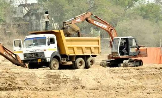 रेत के अवैध उत्खनन पर की गई कार्रवाई... ट्रैक्टर, जेसीबी तथा... - CG Sandesh