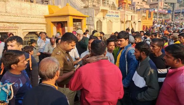 34 यात्रियों से भरी नाव नदी में पलटी 2 की हालत गंभीर - CG Sandesh