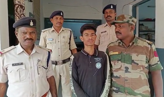 फटाका देने के बहाने युवक ने मासूम बालिका से किया दुष्कर्म - CG Sandesh