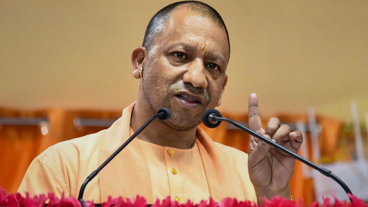 योगी आदित्यनाथ और अरविंद केजरीवाल के बीच छिड़ी जुबानी जंग, दो... - CG Sandesh