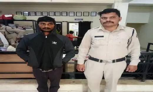 45 साल की महिला से शादीशुदा युवक ने किया रेप, बच्ची की देखरे... - CG Sandesh