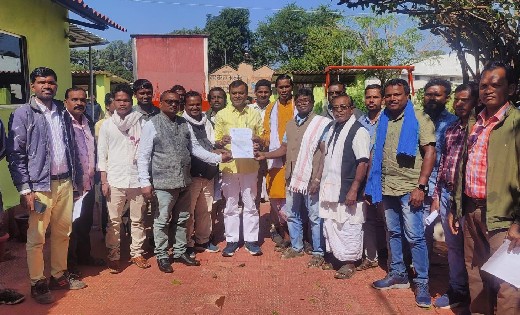  सर्व आदिवासी समाज  ने जनजाति सलाहकार दीपक बैज से 1932 के  ख... - CG Sandesh