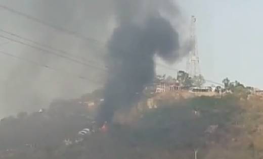डोंगरगढ़: माता दरबार के पास दुकानों में लगी आग  - CG Sandesh