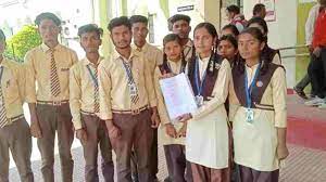 बच्चों के भविष्य से खिलवाड़ , स्कूल में शिक्षकों की कमी, वैक... - CG Sandesh