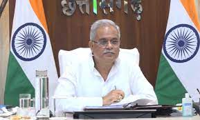 आरोपी ट्रक चालक की तलाश...सड़क हादसे में CRPF जवान समेत 2 लोग... - CG Sandesh