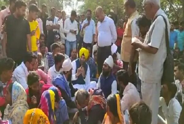 पुलिस ने पिता को पीटा तो बेटे ने ट्रेन के सामने कुदकर की आत्... - CG Sandesh