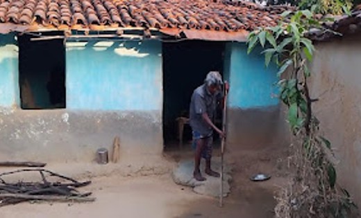 इस ग्राम पंचायत में सालों से भूत लेने आते हैं पेंशन, जाने पू... - CG Sandesh