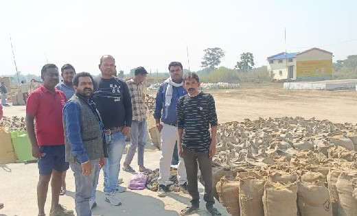 बागबाहरा शहर मण्डल अध्यक्ष प्रेम साहू ने धान खरीदी केंद्रों ... - CG Sandesh