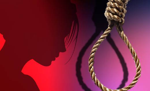 पिथौरा: महिला ने खेत में पेड़ पर लगाईं फांसी - CG Sandesh