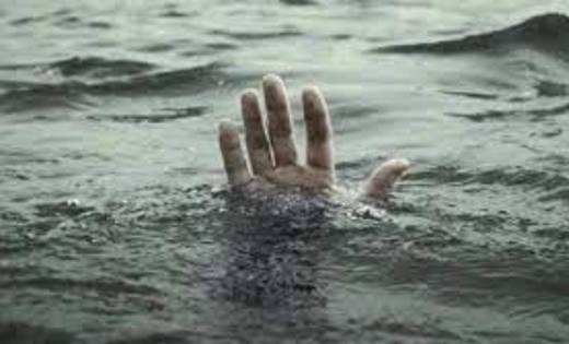 सांकरा: नहाते समय पानी में डूबने से मौत - CG Sandesh