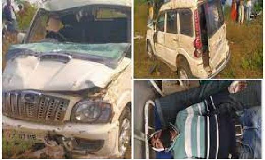 सड़क हादसा : परीक्षा देने जा रहे विद्यार्थियों का वाहन पलटा, ... - CG Sandesh
