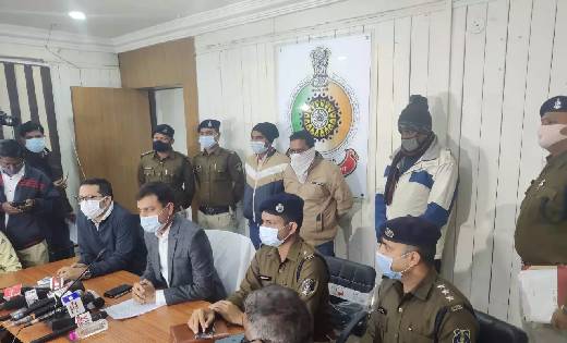 रायपुर पुलिस ने शिक्षा विभाग में कथित भ्रष्टाचार का किया खुल... - CG Sandesh