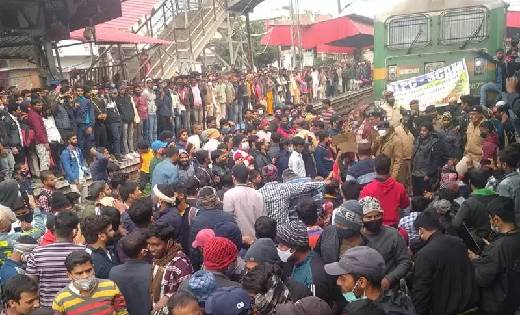 रेलवे-एनटीपीसी परीक्षा विरोध: छात्र संगठनों के समर्थन में वि... - CG Sandesh