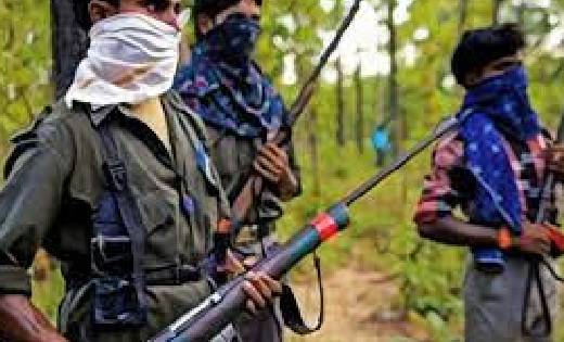 छत्तीसगढ़: नक्सलियों ने सैनिक की हत्या की, कई वाहनों में लगा... - CG Sandesh