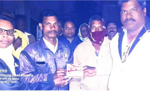 बसना: दानवीर विमल साव ने कर्मा माता मंदिर निर्माण सहात्यार्थ... - CG Sandesh