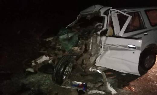 ब्रेकिंग :  बस और टवेरा में हुई भीषण टक्कर, 11 लोगों की मौत,... - CG Sandesh