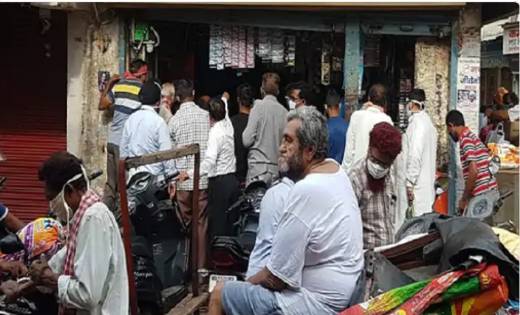 रायपुर:  लॉकडाउन के खौफ से रोजमर्रा की चीजों के बढ़ाए दाम - CG Sandesh