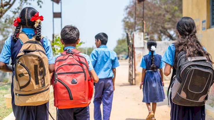 स्कूलों के टाइम टेबल में बदलाव , देरी से खुलेंगे सभी स्कूल - CG Sandesh