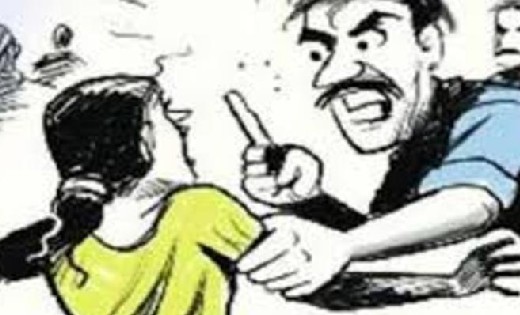बसना : सेंट्रिंग लकड़ी लेने से मना करने पर महिला को डंडे से प... - CG Sandesh