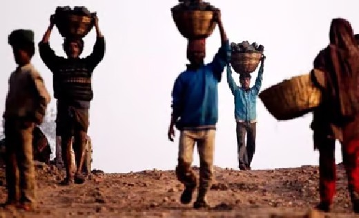 महाराष्ट्र में बंधक बनाए गये 19 श्रमिकों को प्रशासन ने कराया... - CG Sandesh