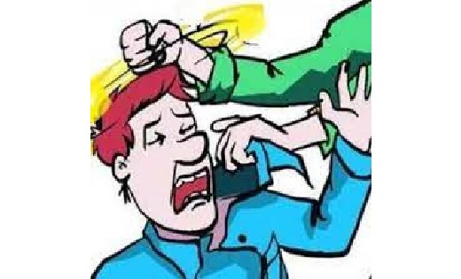 तुमगाँव : साइड नहीं देने की बात को लेकर ट्रक चालक की पिटाई
