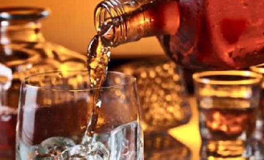 खल्लारी : चखना ठेला में अवैध शराब पिलाते एक व्यक्ति गिरफ्तार... - CG Sandesh