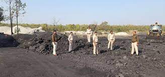 जिला प्रशासन की ताबड़तोड़ कार्यवाही, 40 टन अवैध कोयला जप्त - CG Sandesh