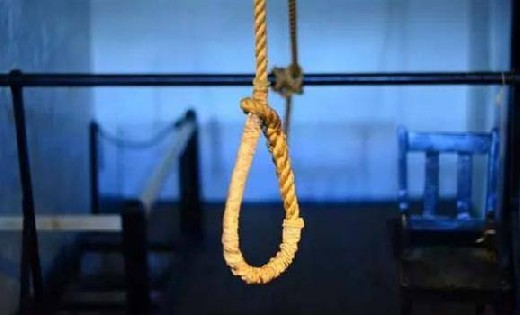 अस्पताल के शौचालय में फंदे से लटकता मिला मरीज का शव - CG Sandesh