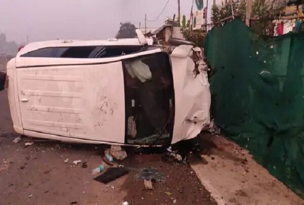 मध्यप्रदेश में CG पुलिस की गाड़ी हुई दुर्घटनाग्रस्त, एक की म... - CG Sandesh