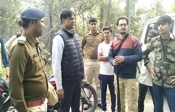 12 कुत्तों को गोली मारकर शूटर्स ने उतारा मौत के घाट - CG Sandesh