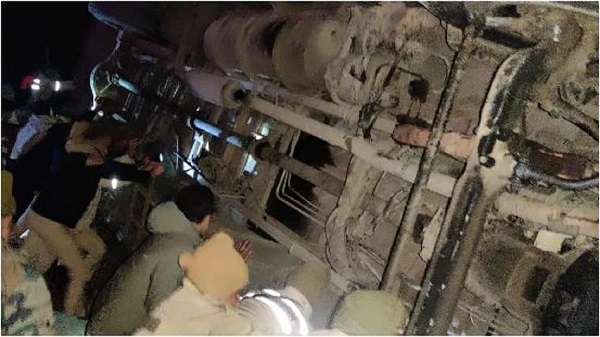डीसीएम गाड़ी को बस ने को मारी टक्कर, 6 की मौत, 21 घायल - CG Sandesh