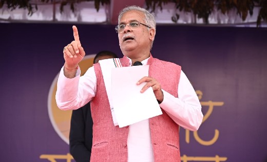 बसना विधानसभा के ग्राम पिरदा में भेंट-मुलाकात के दौरान सीएम ... - CG Sandesh