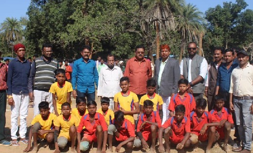 आजादी के बाद पहली बार विधायक पंहुचे आमासरा - CG Sandesh