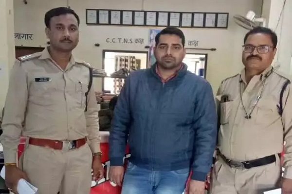 लाखों रुपए की ठगी करने वाले आरोपी को पुलिस ने किया गिरफ्तार - CG Sandesh