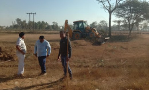 बसना तहसीलदार की कार्रवाई से अतिक्रमणकारियों में मचा हड़कंप  - CG Sandesh