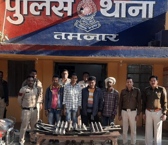 पुलिस ने गैरेज से पार्ट्स की चोरी करने वाले 4 आरोपियों को धर... - CG Sandesh