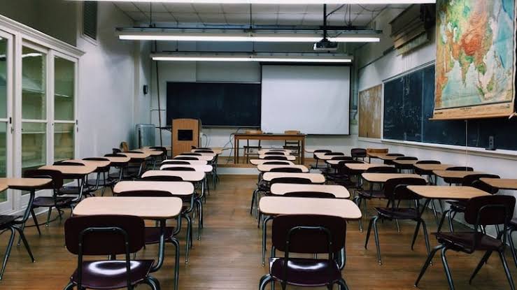 1 फरवरी से स्कूलों में केवल कक्षा 10वीं से 12वीं के संचालन क... - CG Sandesh