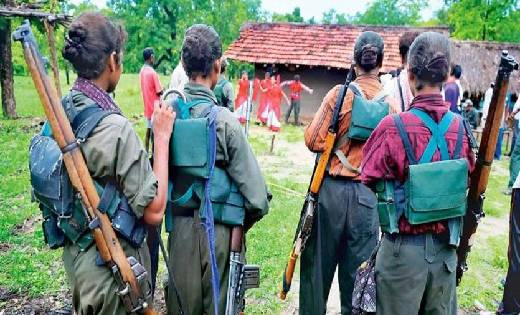 नक्सलियों ने जनअदालत लगाकर महिला सहित तीन को उतारा मौत के घा... - CG Sandesh
