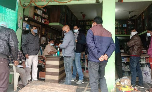 बागबाहरा : 4 दुकानों पर अधिक मूल्य पर सामग्री बेचने व कोविड ... - CG Sandesh