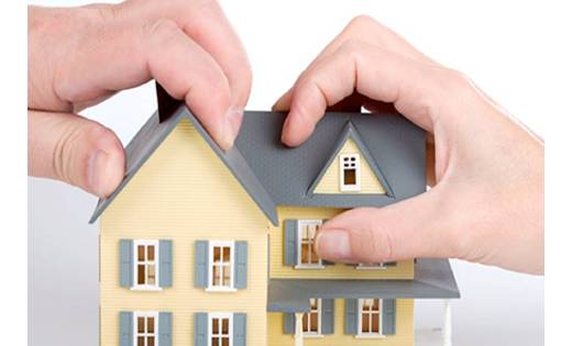 माँ का इलाज कराने बाहर गई थी, ताला तोड़कर मकान पर कर लिया कब्... - CG Sandesh