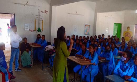 वार्षिक परीक्षा से पहले तनावमुक्त रहने विद्यार्थियों को दी ग... - CG Sandesh