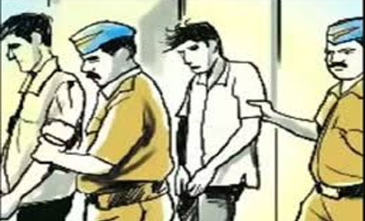 बागबाहरा : आरटीओ बेरियर के पास सट्टा पट्टी लिखते एक गिरफ्तार.