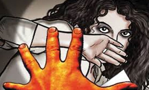 खल्लारी : कोरोना टीका लगवाने स्कूल रही हूँ कहकर निकली लड़की ह... - CG Sandesh
