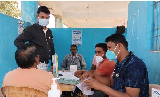 हाट बाजार क्लिनिक में एनीमिया से बचाव के प्रति किया जा रहा ज... - CG Sandesh