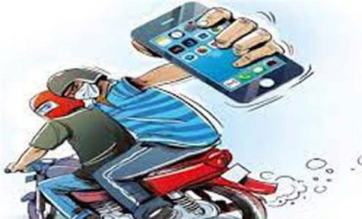 महासमुंद : परीक्षा केन्द्र के बाहर खड़ी परीक्षार्थी के बाइक से मोबाईल चोरी.