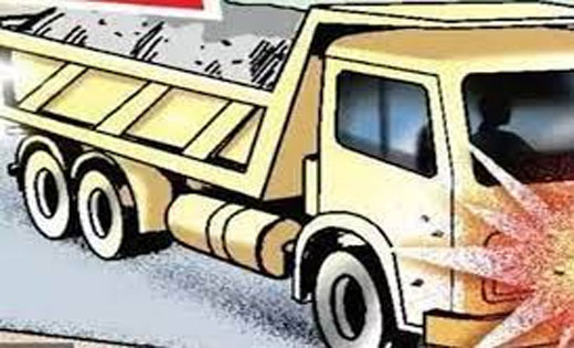 बसना : तेज रफ़्तार वाहन ने खड़ी ट्रक को मारी ठोकर, दो घायल.