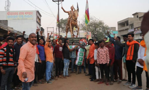 बसना : पुलवामा आतंकी हमले में शहीद हुए वीर जवानों को दीप प्र... - CG Sandesh