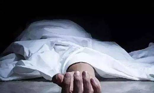   साड़ी को झूला बनाकर झूल रहा था बच्चा , फिर हो गई  मौत - CG Sandesh